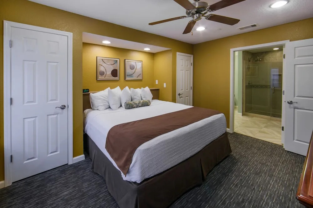 Holiday Inn Club Vacations Orlando Breeze Resort