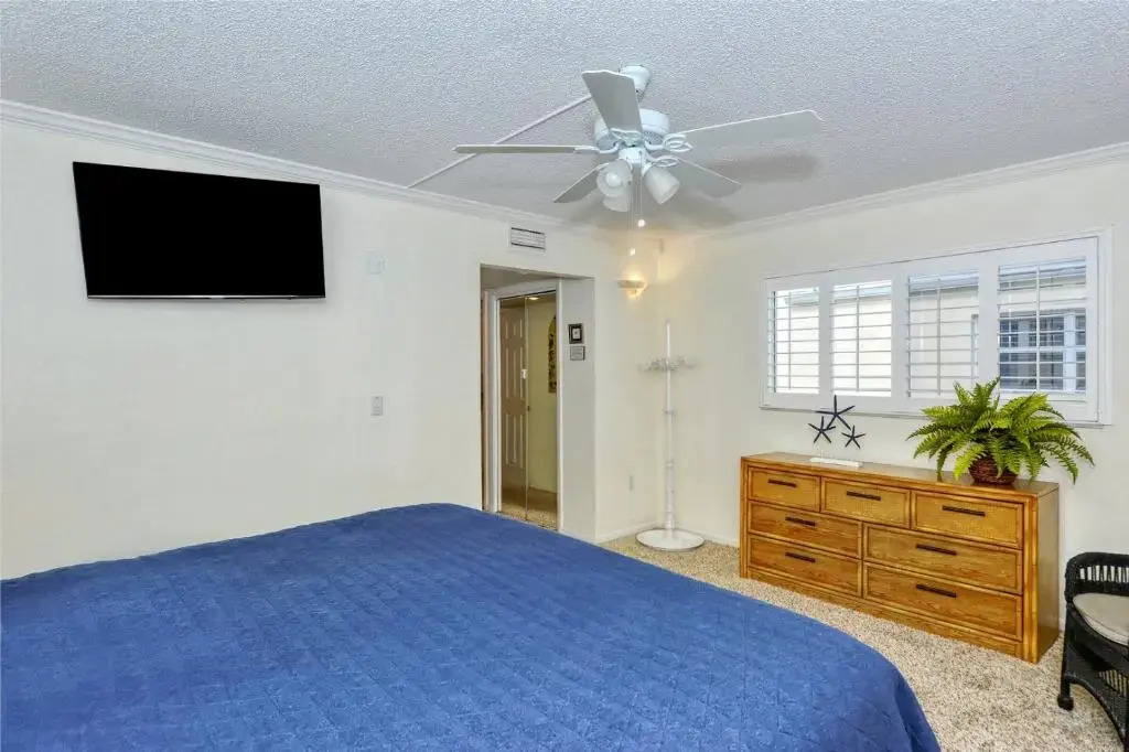 LaPlaya 204D Beach-lovers paradise 200 feet of private beach along the turquoise Gulf of Mexico