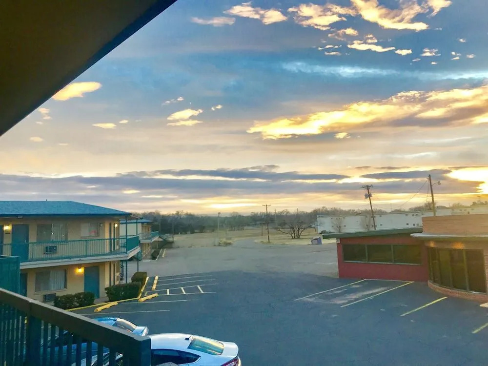 Almara Inn