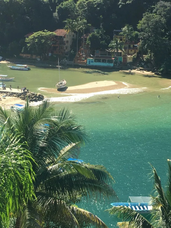 Family vacation home, 10 miles from downtown Pv romantic zone, ocean frontage