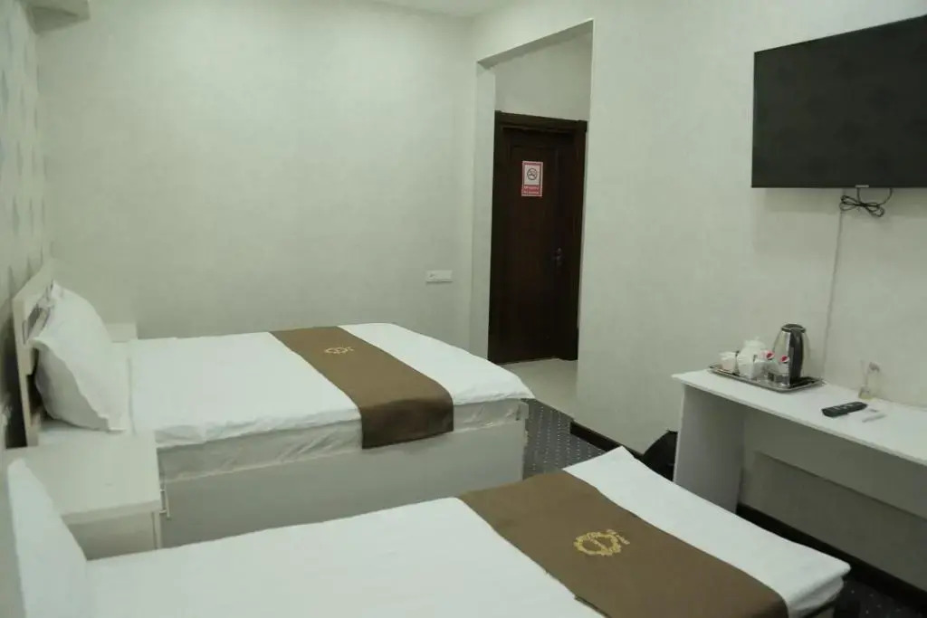 Premium Hotel 777