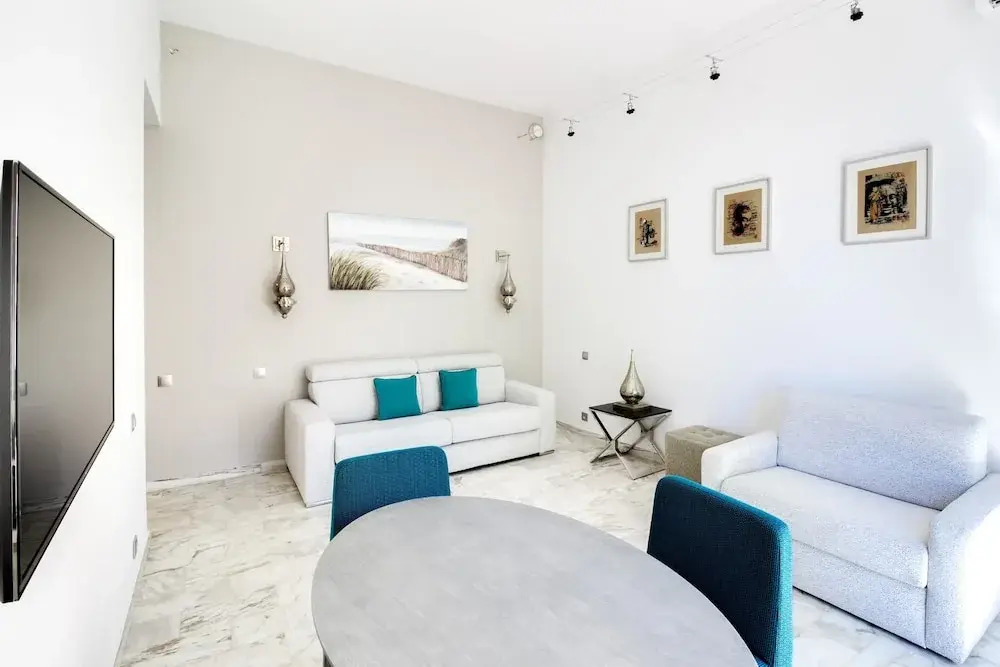 Palais Mire Juan Studio