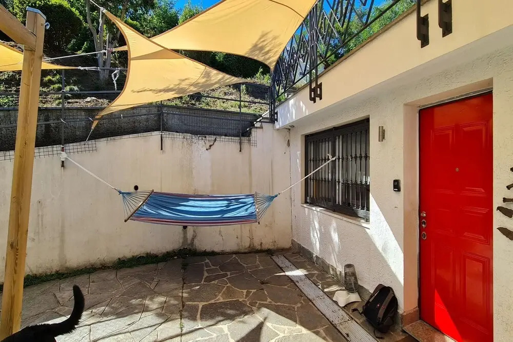 Red Door Apartment Private Terrace