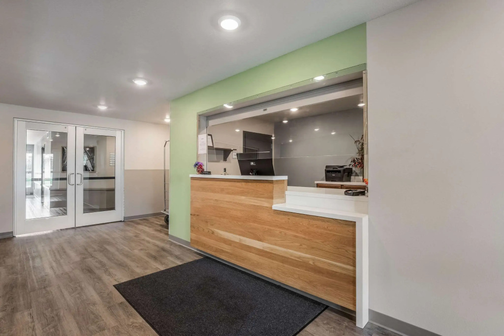 WoodSpring Suites Chicago Midway