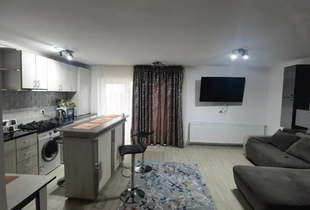 Apartament cu 2 camere zona Hanul cu Peste