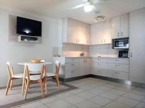 Cranbourne Court Unit 7