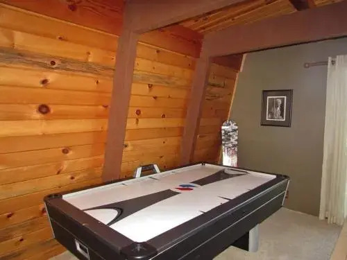 070 Tree Top Cabin