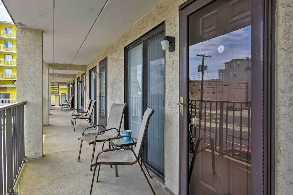 Coastal Condo w/ Pool, 1 Block to Wildwood Beach!