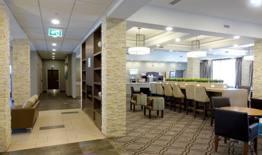 Holiday Inn Express & Suites Oshawa Downtown - Toronto Area by IHG