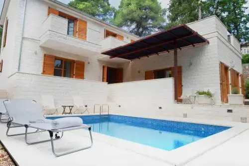 Private Villa BIANCO for 1-10 person with pool, enjoy holidays by the sea! FREE Kajak & Mountainbikes, GREAT living area & privacy, FREE mooring to 6,5 m BOAT!!