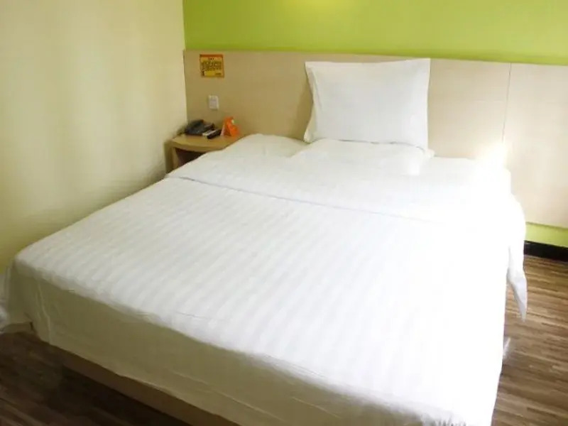 7 Days Inn Huang Temple