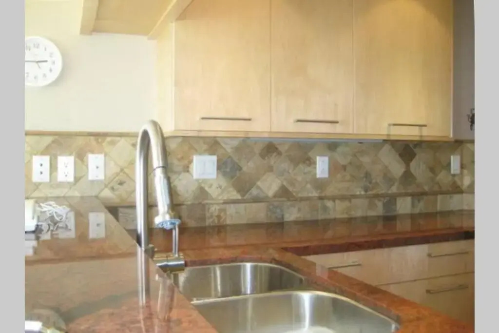 3 Bedrooms, Palm Valley Country Club, Golf Cart & 3 Bikes