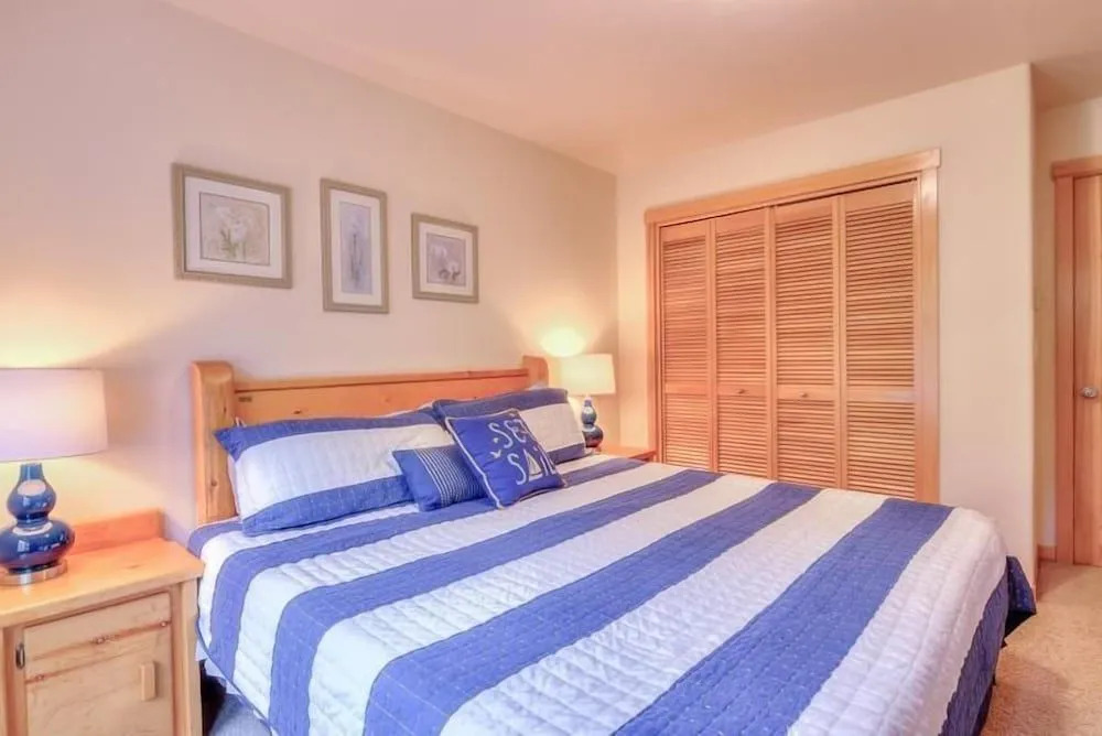Charming Escape with Hot Tub and Game Amenities - Delightful Family Haven