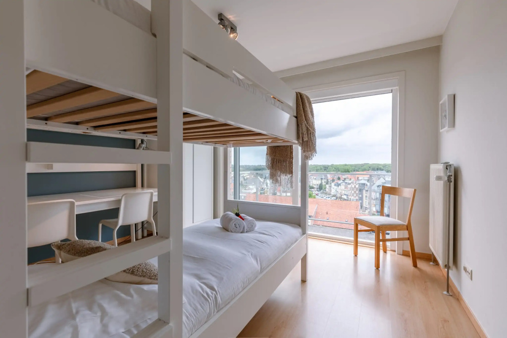 Charming Apartment Near the Beach With Balcony