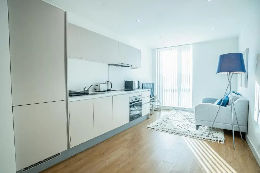 Luxe Apartments Bracknell Near Ascot, Legoland, Windsor, Lexicon - Free Parking & Gym