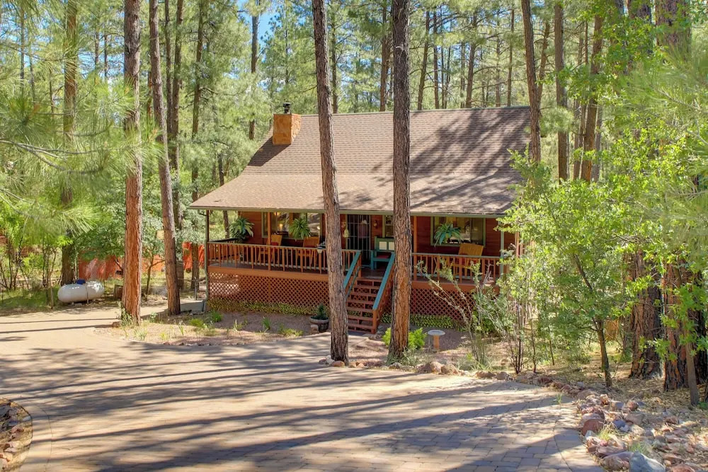 Relax Fireside + Play Games! Hikers Haven in Pine