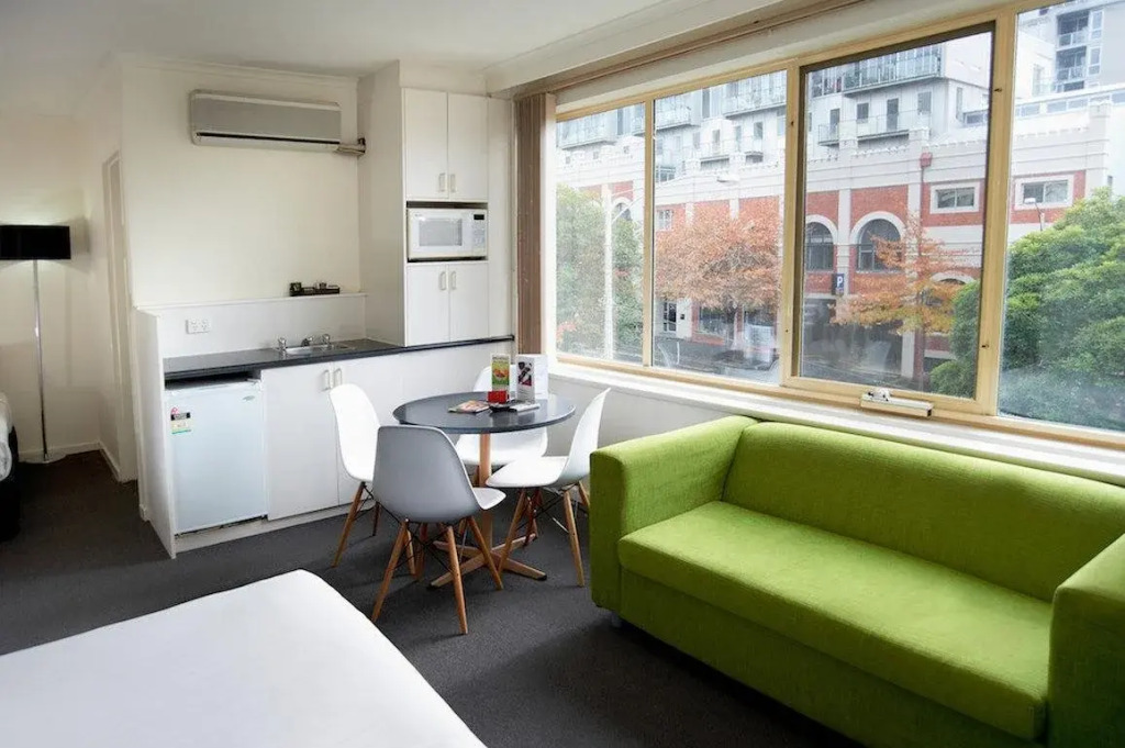 City Edge East Melbourne Apartment Hotel
