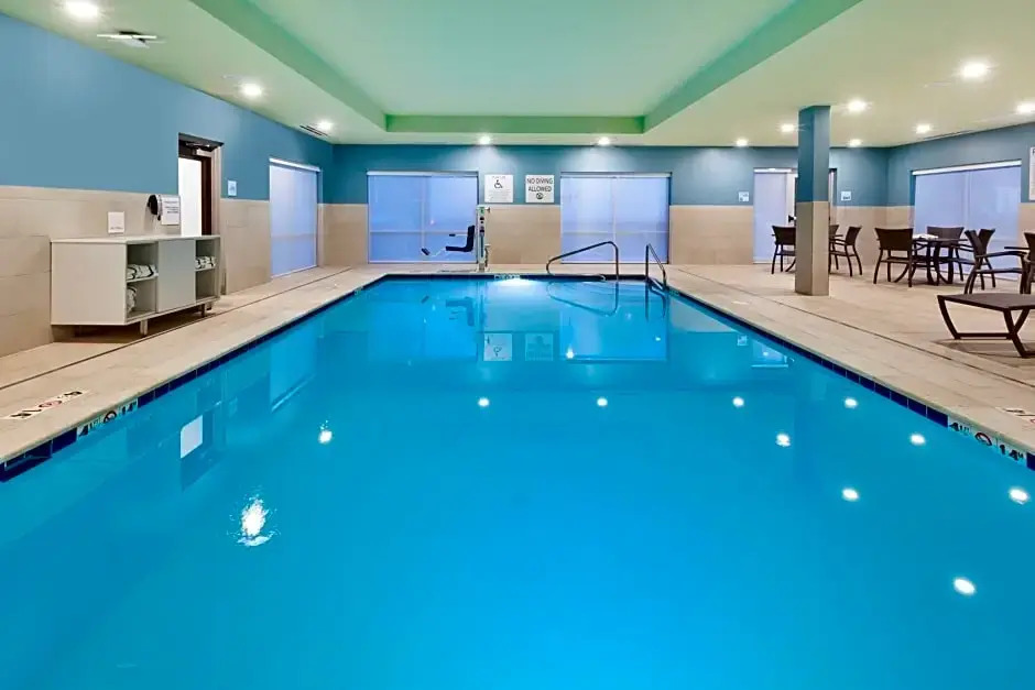 Holiday Inn Express & Suites - Milan - Sandusky Area by IHG