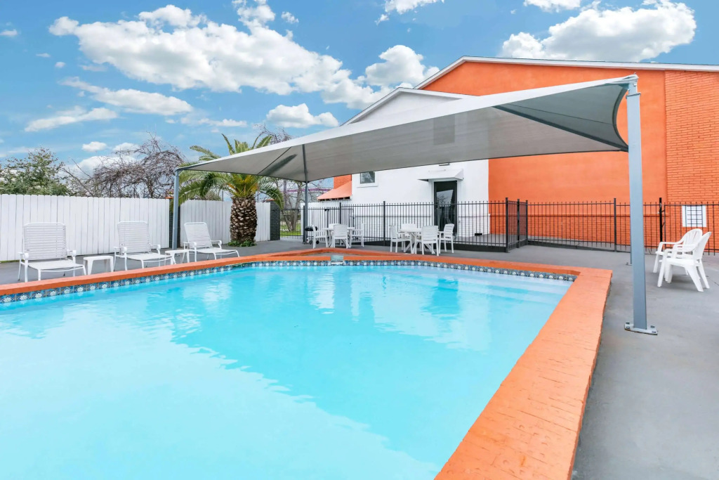 Howard Johnson by Wyndham Near Schlitterbahn
