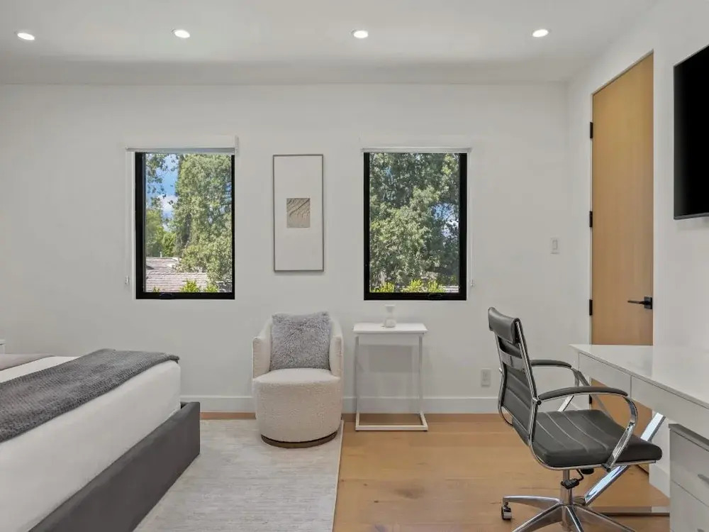 Casa Leona - Modern Masterpiece Behind Private Gates w/ Pool & Chef's Kitchen