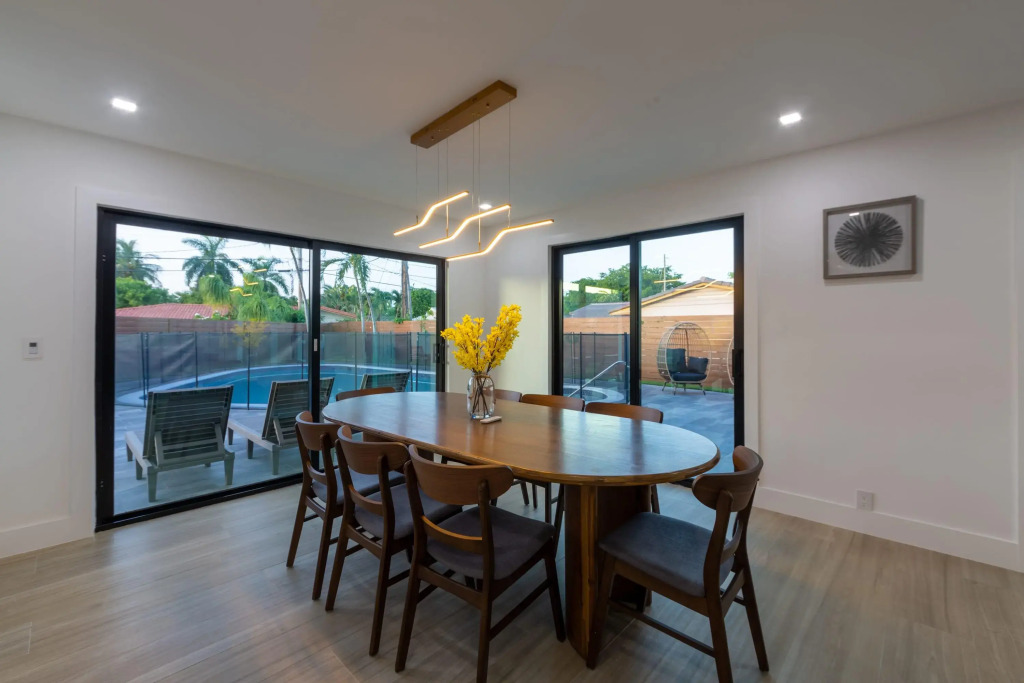 Cozy New Villa w/Cool Cabana+Fire Pit & Games