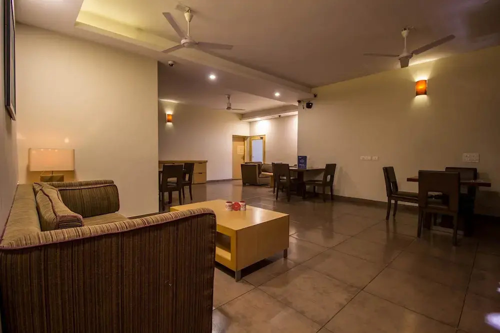 OYO Apartments RK Beach Road