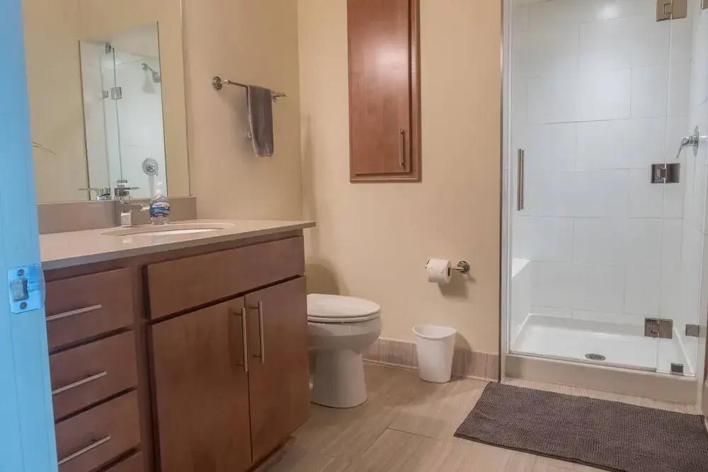 Elegant Open One Bedroom with Parking