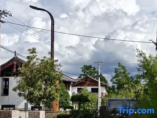 Yulong Mujianshan Homestay