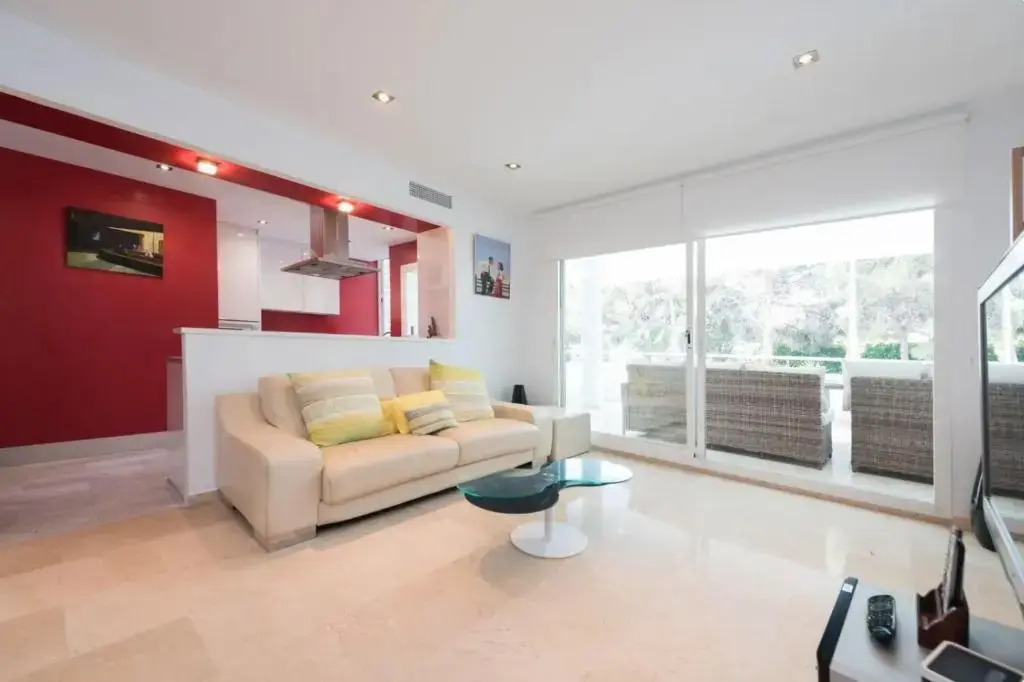 Charming 2 Bedroom Trocadero Arena area