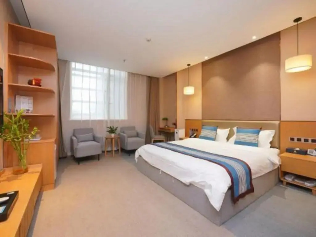 Beijing Helong Holiday Hotel