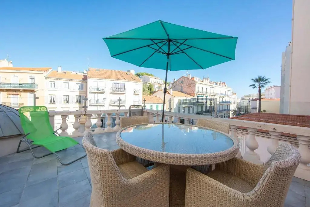 Appartement 3 chambres 125 m2 avec vue exceptionnelle face à la mer