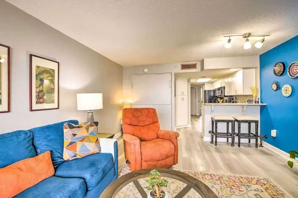 Condo w/ 2 Pools + Hot Tub in North Myrtle Beach!