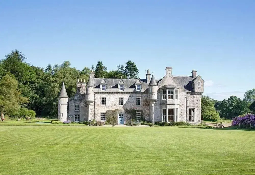 Warthill Castle B&B