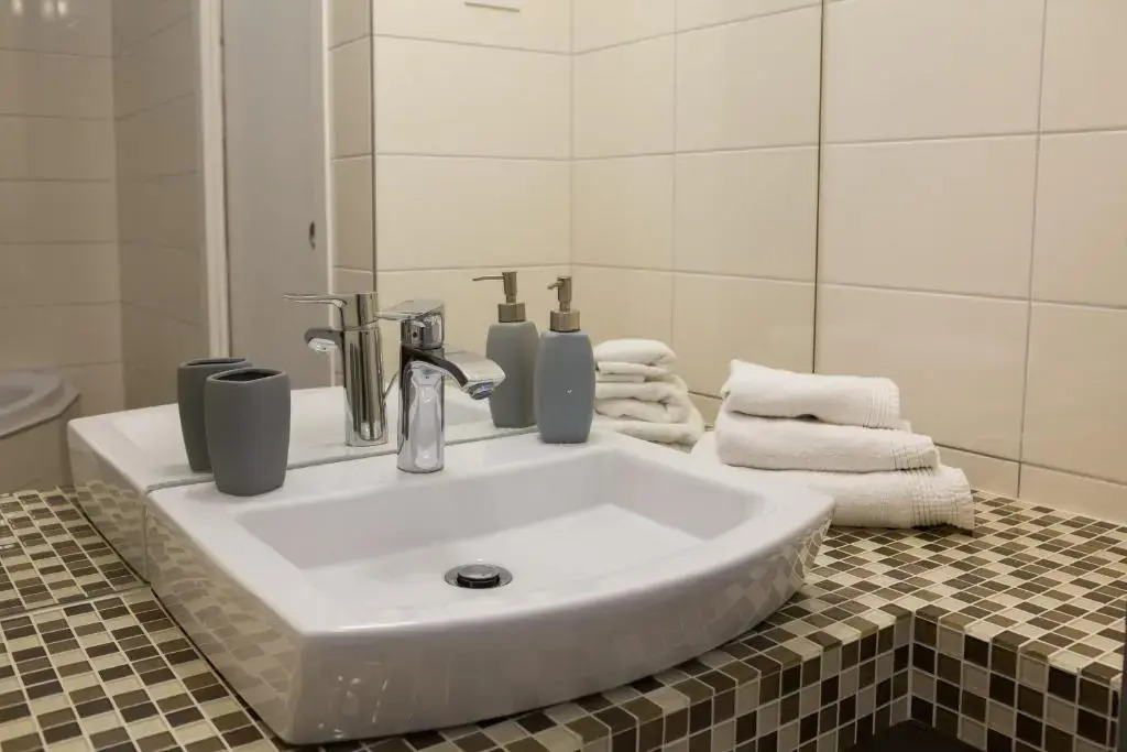 Laura Lux Suites