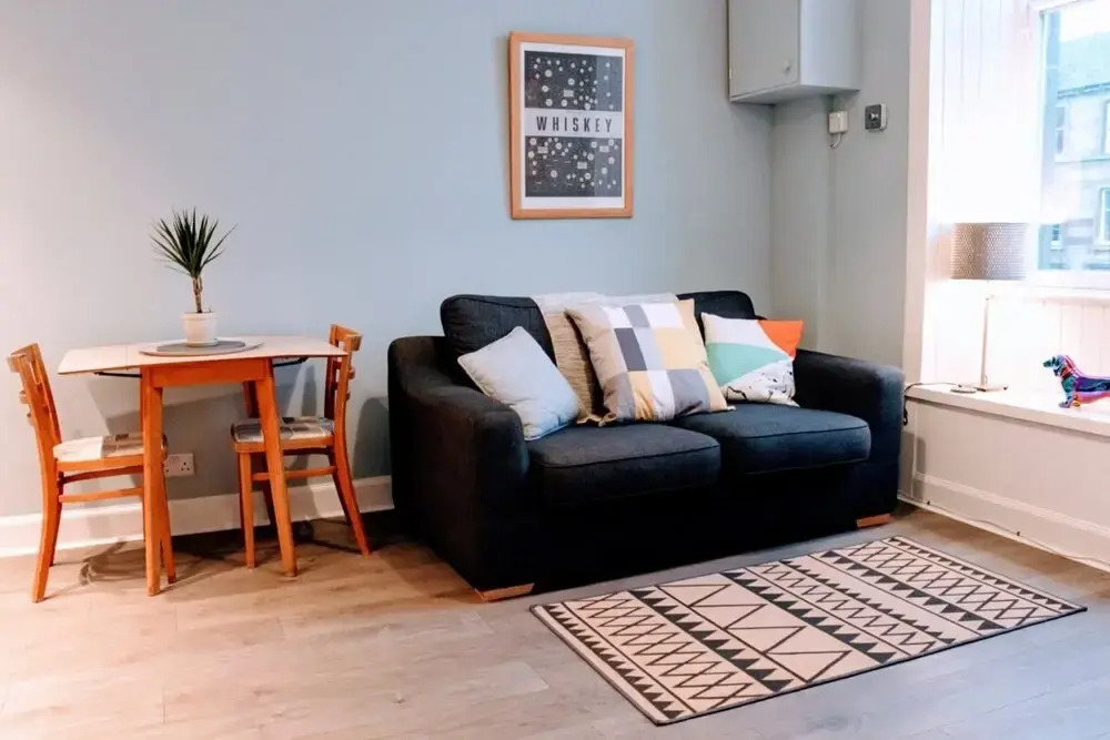 1 Bedroom Apartment In Edinburghs New Town