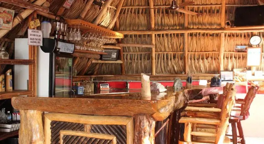 Tranquilseas Eco-Lodge And Diving Center