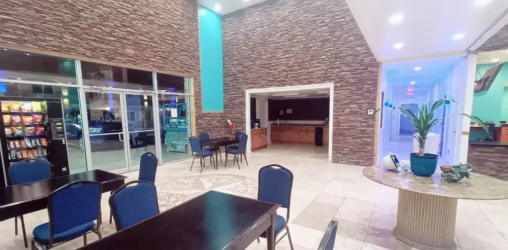 B&J HOTEL AND APARTMENTS