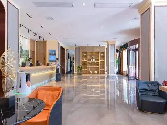 Vienna 3 Best Hotel (Yangxin High-Speed Railway Station Guanggu Square)
