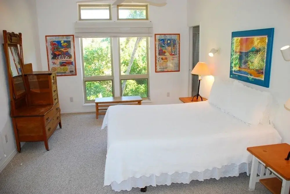 109-Manatee Manor