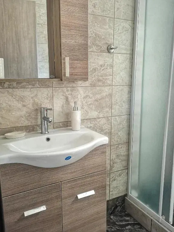 Studio apartment by the sea at Spathies Beach