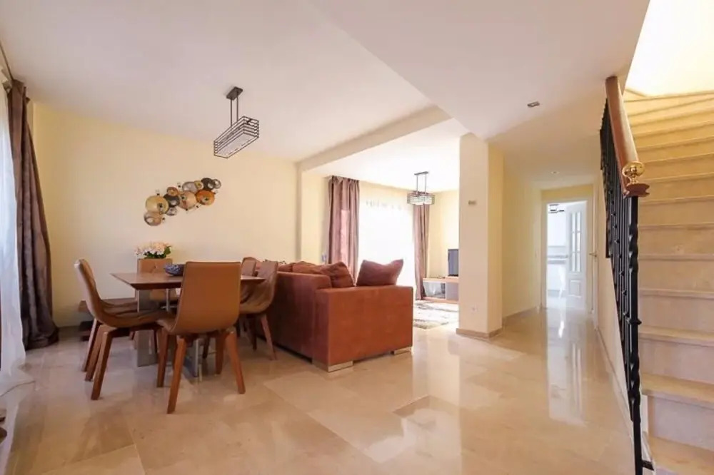 Penthouse Golden Mile