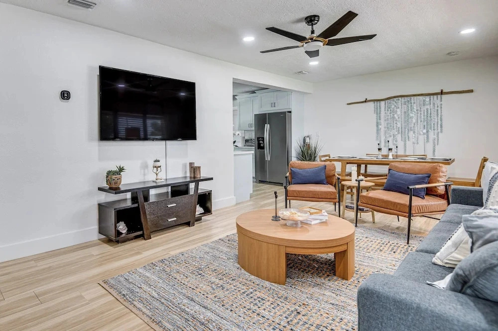 Pool & Spa, 2 Blocks to Beach! Cocoa Beach Retreat