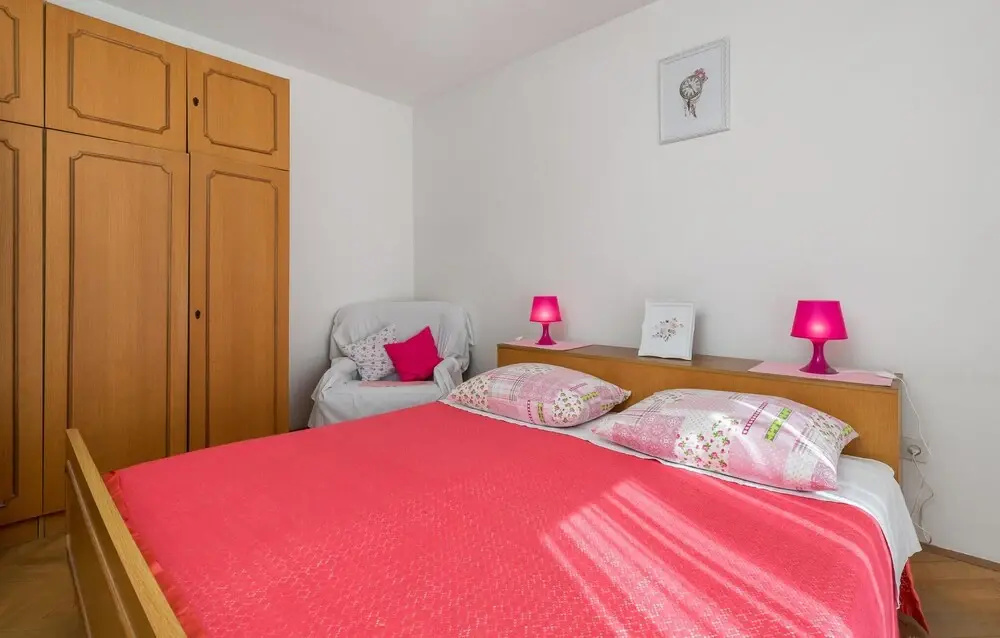 Awesome Apartment in Pag With Wifi and 3 Bedrooms