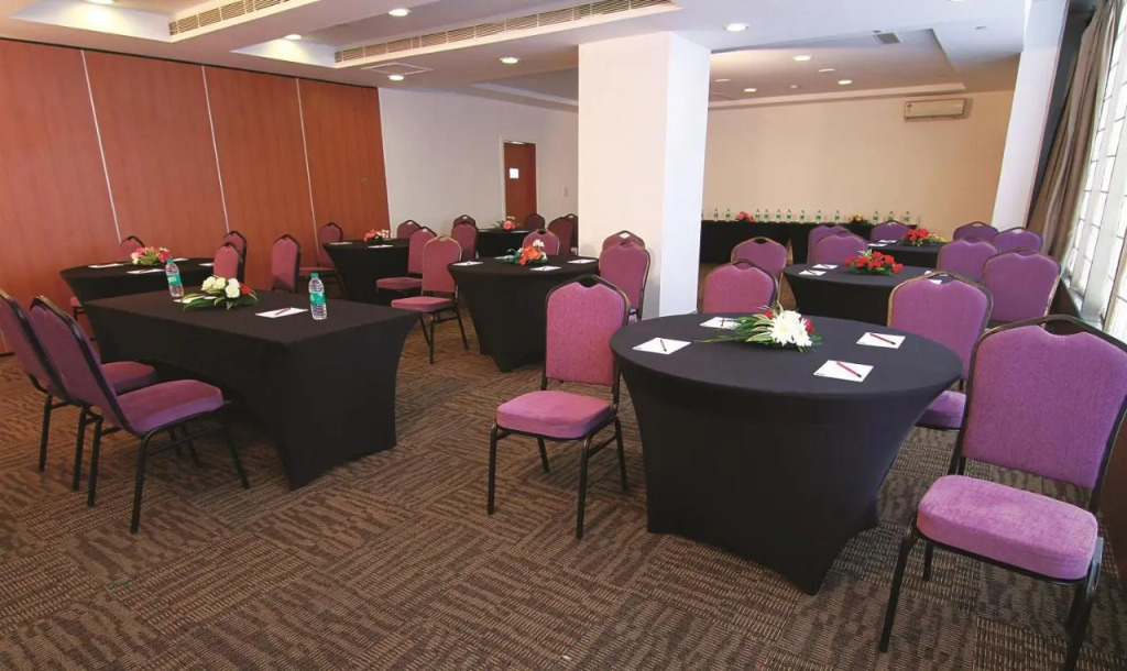 Caspia Hotel New Delhi Shalimar Bagh