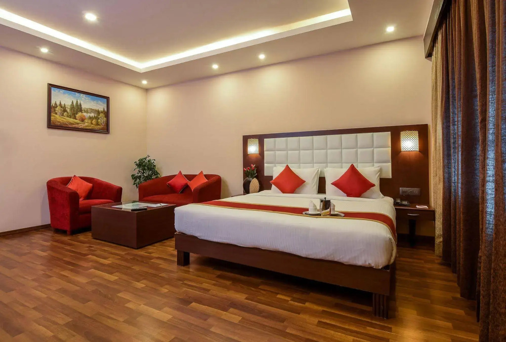 Akshaya Aura
