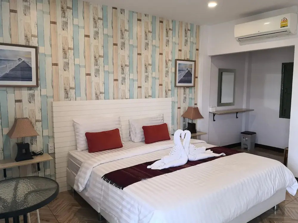 Naruchon Hotel