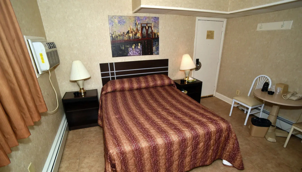 Swan Motel