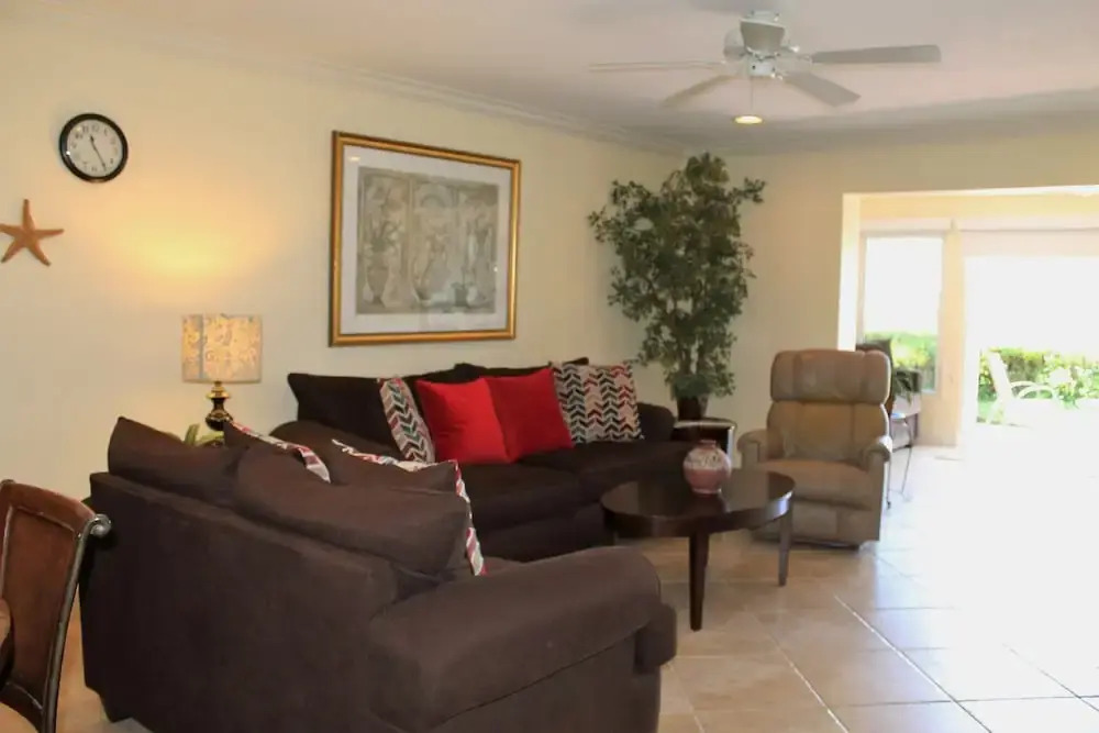 Sunset Royale - 116 2 Bedrooms 2 Bathrooms Apts