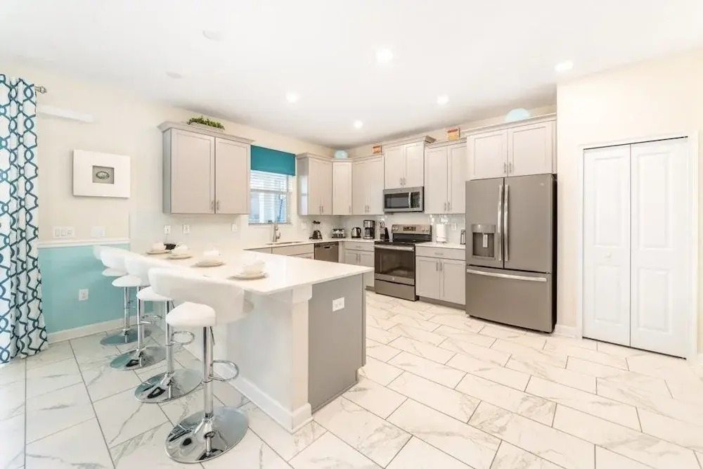 Boutique Styled 6-bed 6-bath home Pool/Spa! home