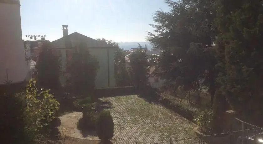 Villa Estate